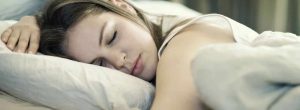 beneficios de dormir bien y fresco