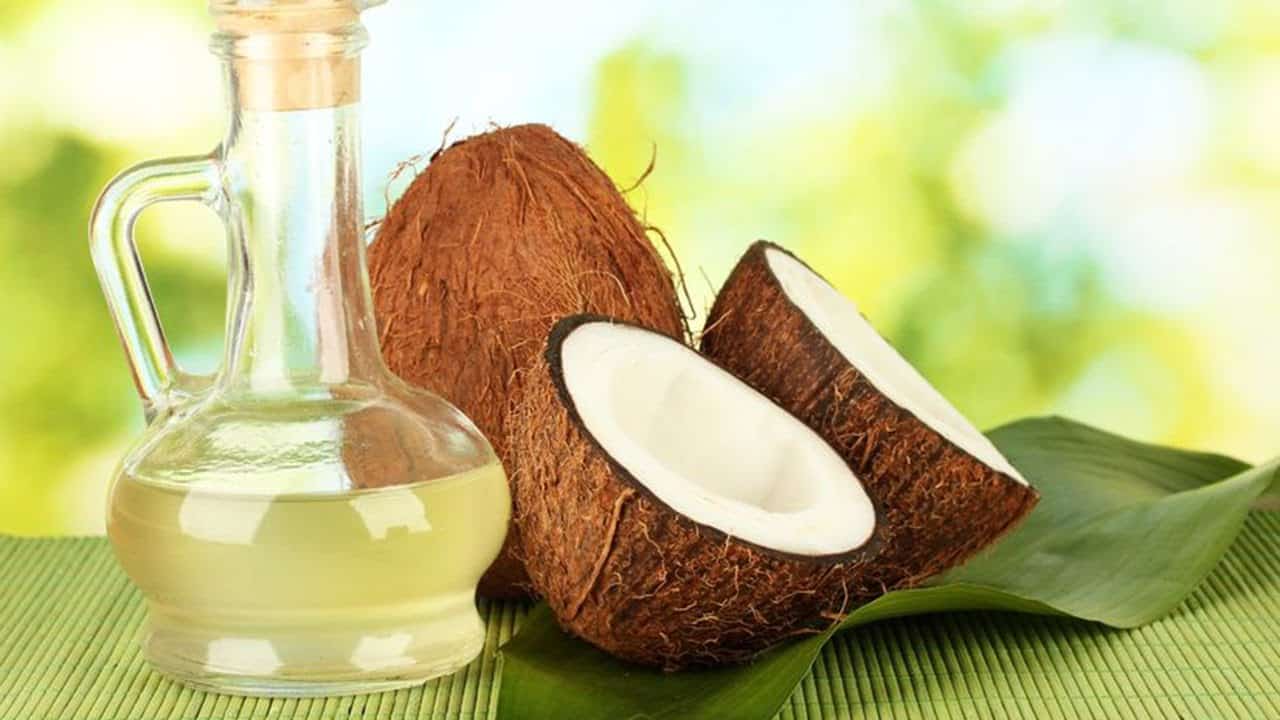 remedios caseros para hacer crecer el cabello masajes con aceite de coco